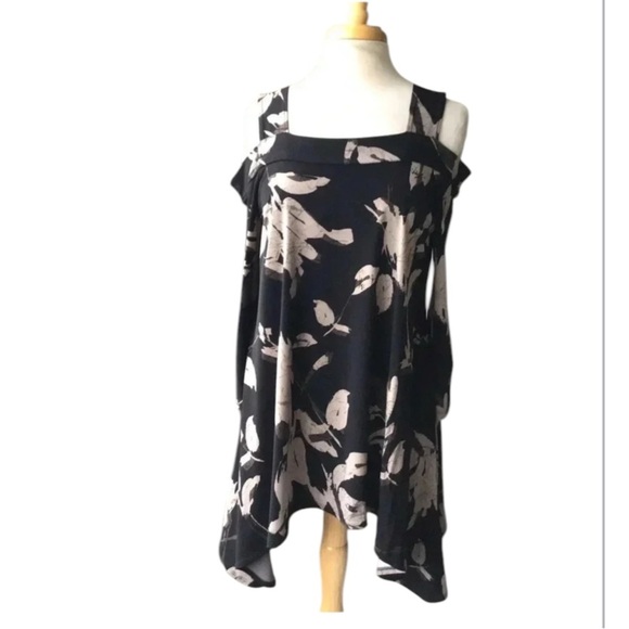 Clara Sun Woo open shoulder tunic black floral asymmetrical hem Size M - Picture 9 of 9